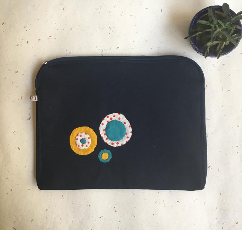 laptop_sleeve_dots