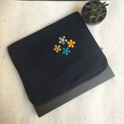 laptop_sleeve_daisy