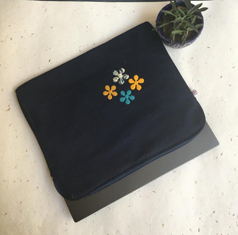 laptop_sleeve_daisy