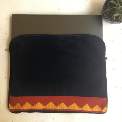 laptop_sleeve_withborder