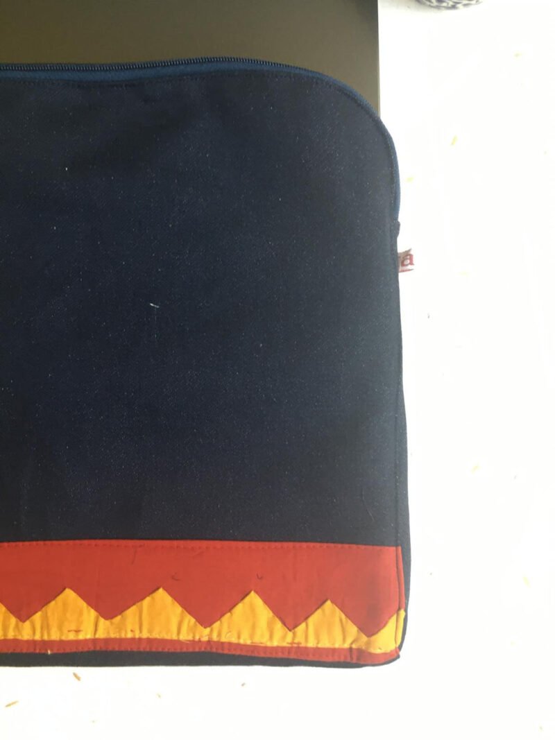 laptop_sleeve_withborder