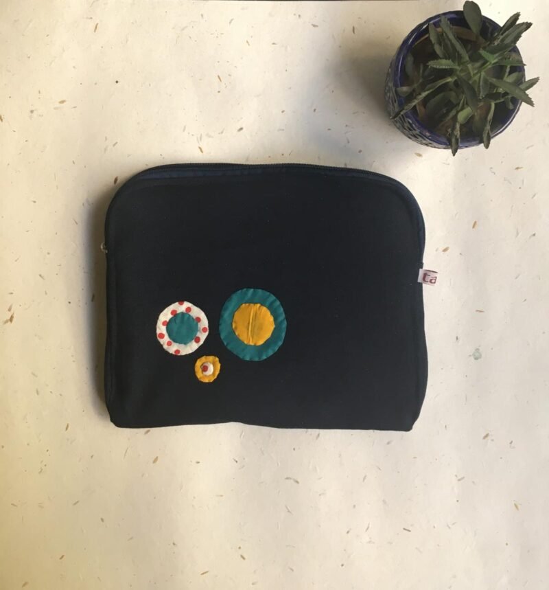 tablet_sleeve_dots