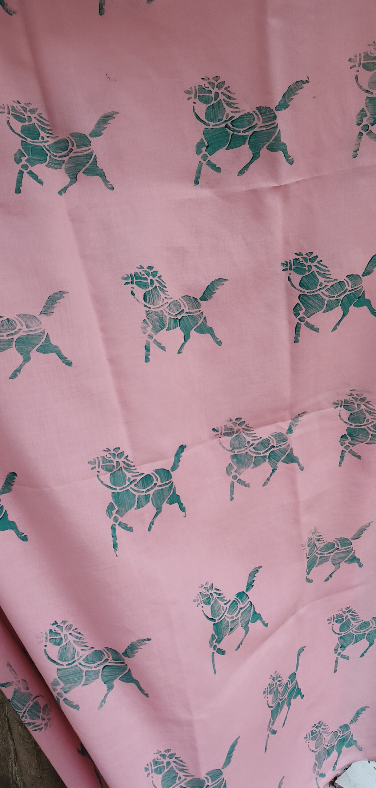 Gallops-print-pink