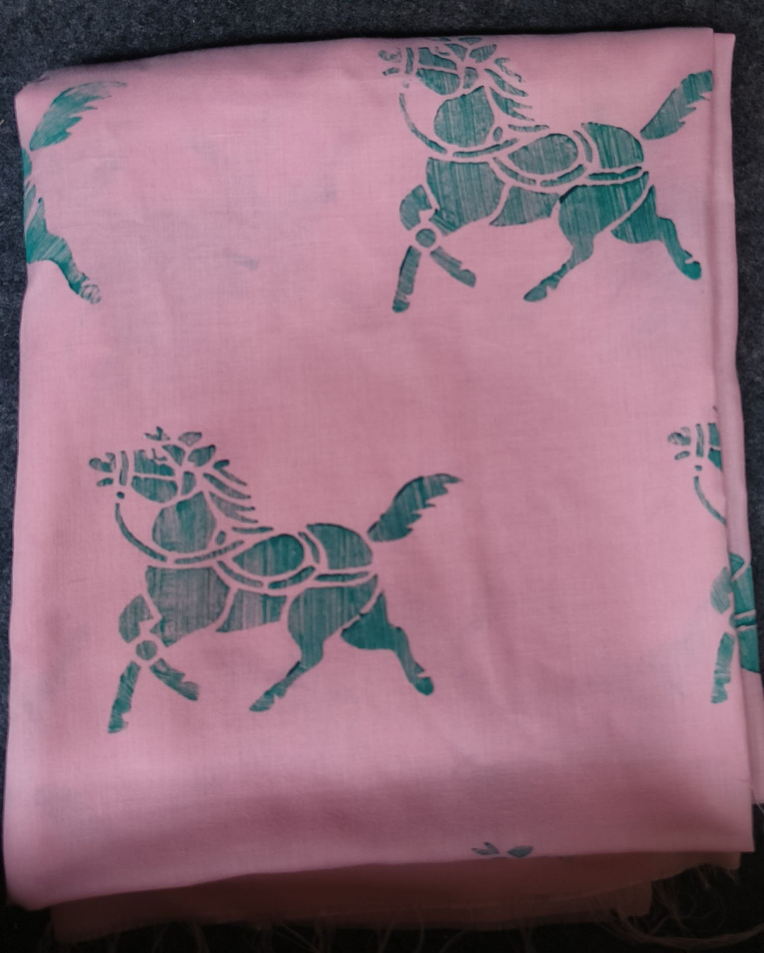 Gallops-print-pink