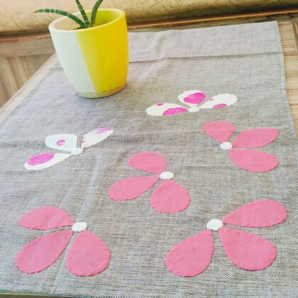 Table runners in applique - half clover