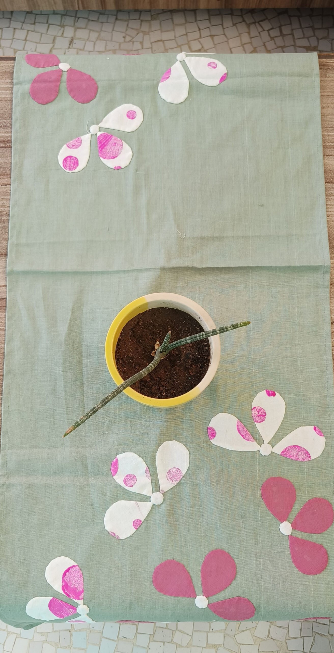 Table runners in applique - half clover - Image 4